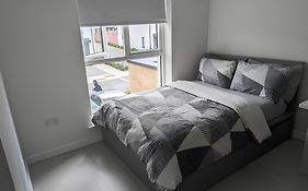 New House, Private Rooms In A Peaceful Neighborhood